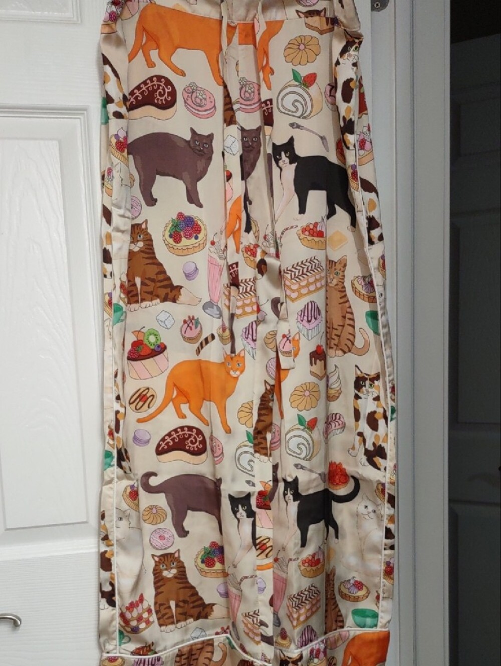 NWTS Karen Mabon Cat Café Satin Long Pajama Set Ivory Size XL - Picture 8 of 11